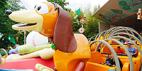 スリンキー・ドッグのジグザグスピン(ディズニーランド・パリ)| キャステル | CASTEL ディズニー情報