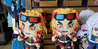 煉獄杏寿郎ぬいぐるみキーチェーン(USJ×鬼滅の刃 刀鍛冶の里編&柱稽古編グッズ)| キャステル | CASTEL ディズニー情報