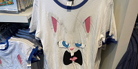 USHグッズ/「ペット」のスノーボールTシャツ| キャステル | CASTEL ディズニー情報