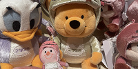プーさんぬいぐるみ(ディズニーお正月グッズ2025)| キャステル | CASTEL ディズニー情報