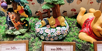 上海ディズニーくまのプーさんグッズ：居眠りプーさんのフィギュア| キャステル | CASTEL ディズニー情報