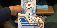 香港ディズニーアナ雪グッズ：オラフの喋るおもちゃ| キャステル | CASTEL ディズニー情報