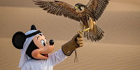 アブダビの衣装を着たミッキー| キャステル | CASTEL ディズニー情報