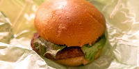 プルドポーク・チーズバーガーセット| キャステル | CASTEL ディズニー情報