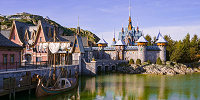 ワールド・オブ・フローズンのアレンデールの街| キャステル | CASTEL ディズニー情報