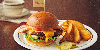 スタジオ・スターズ BLT バーガー・プレート| キャステル | CASTEL ディズニー情報