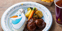 ブラウンソースのミートボールライス（ニンジン、ポテト、ズッキーニ）| キャステル | CASTEL ディズニー情報