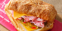 【店舗オープン～10:30まで販売】ホットデニッシュサンド（ハム＆チーズ）| キャステル | CASTEL ディズニー情報