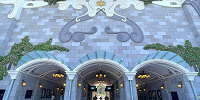 ファンタジースプリングスのエントランス様子| キャステル | CASTEL ディズニー情報