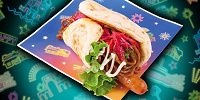 カレーナン!? 焼きそばドッグ| キャステル | CASTEL ディズニー情報