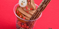 スペシャルサンデー（チョコレートソフトクリーム＆チュロス）| キャステル | CASTEL ディズニー情報