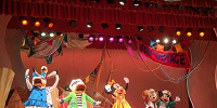 最前列を確保する裏ワザがある？| キャステル | CASTEL ディズニー情報