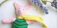 原作のピグレットは服が緑色| キャステル | CASTEL ディズニー情報