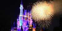シンデレラ城越しに見える花火はとってもロマンチック| キャステル | CASTEL ディズニー情報