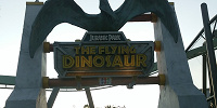 「ザ・フライング・ダイナソー」への入口| キャステル | CASTEL ディズニー情報