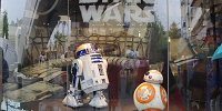 大活躍するR2-D2とBB-8| キャステル | CASTEL ディズニー情報