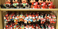 【11/1発売】ディズニークリスマス2017お土産グッズ！TDL「クリスマスファンタジーグッズ」はミッキーサンタが目印