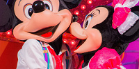 ディズニーランド＆シーのペアグッズ21選！カップルにおすすめのお揃いのお土産をご紹介！