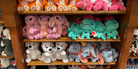 【2026】ディズニーランドのぬいぐるみ一覧！100種類以上が発売中！値段＆ショップも