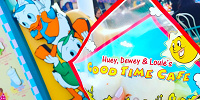 看板と商品パッケージ| キャステル | CASTEL ディズニー情報