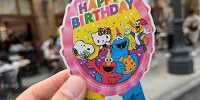 【USJ】ユニバの無料でもらえるシール情報！限定シールや配布場所、シールのもらい方は！？