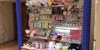 エントランスショップのHello Kitty Japanコーナー| キャステル | CASTEL ディズニー情報
