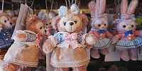 シェリーメイぬいぐるみバッジ| キャステル | CASTEL ディズニー情報