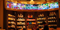 USJ／ロデオドライブスーベニア店内装飾| キャステル | CASTEL ディズニー情報