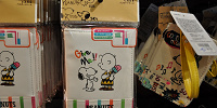 スヌーピー「VINTAGE  PEANUTS 70’s」パスポートケース| キャステル | CASTEL ディズニー情報