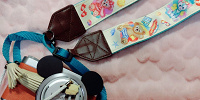 ダッフィーのカメラストラップ| キャステル | CASTEL ディズニー情報