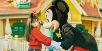東京ディズニーランド　ミッキーと女の子| キャステル | CASTEL ディズニー情報