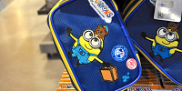 MINIONS TRAVELポーチ| キャステル | CASTEL ディズニー情報