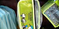 スヌーピーの夏グッズ「JOE SKATEBOARD」ビニールポーチ| キャステル | CASTEL ディズニー情報