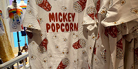 PUNYUS（プニュズ）Tシャツ（ミッキーポップコーン）| キャステル | CASTEL ディズニー情報