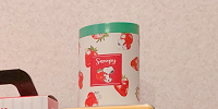 イチゴとスヌーピーの組み合わせがかわいい缶| キャステル | CASTEL ディズニー情報