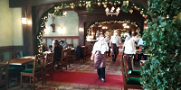 パークサイド・グリルの店内| キャステル | CASTEL ディズニー情報