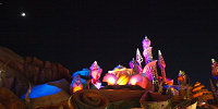 夜のマーメイドラグーンは　もっと幻想的になります。| キャステル | CASTEL ディズニー情報