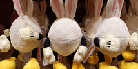 イースターグッズ：ぬいぐるみバッジ| キャステル | CASTEL ディズニー情報