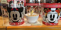 【新定番】ディズニーで買えるラーメンのお土産まとめ！カップ麺セットや変わり種のボールペンも！