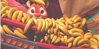 バナナのすきまから顔を出すチャンドゥ| キャステル | CASTEL ディズニー情報