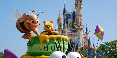 8月3日は「はちみつの日」！はちみつとプーさんの関係は？新作グッズもご紹介！