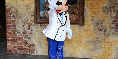 ディズニーシーのエントランスでミッキーに会おう！プラザでのキャラクターグリーティングまとめ
