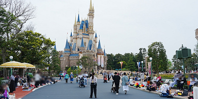ディズニーでの地蔵におすすめの持ち物は？夏・冬に必要なアイテムも！