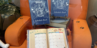 ディズニーランドで買える2024年スケジュール帳の中身を大解剖！月ごとのデザインは？