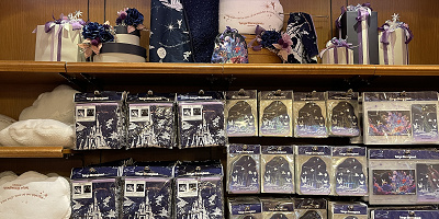 「Reach for the Stars」グッズ！雲とシンデレラ城が幻想的に描かれたファッショングッズや雑貨、文房具など！