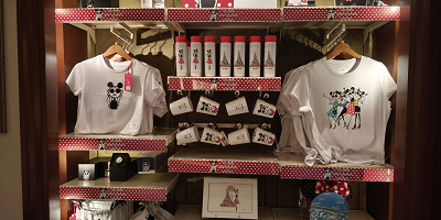 【香港ディズニー20周年グッズ】DAICHI MIURAコラボグッズ全18種まとめ！日本人デザイナーが手掛けるおしゃれグッズの値段と販売場所