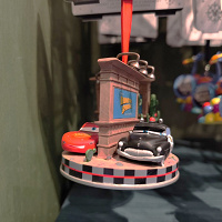 【2026】アナハイムディズニー限定オーナメント厳選17選！人気フィギュアを値段と共に現地調査！