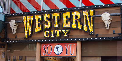 【ユニバのプリクラ】駅前のゲームセンター「ソユーウエスタンシティ」でUSJの思い出を残そう！