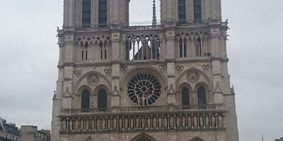 【ノートルダムの鐘のあらすじ】心温まる物語のストーリー＆感想まとめ！ひと目で分かる人物相関図も！