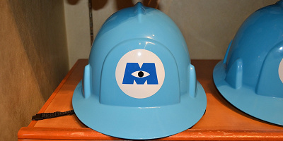 【必見】モンスターズ・インクグッズランキングTOP15！ディズニーランド買える人気のヘルメット＆パスケースなど！